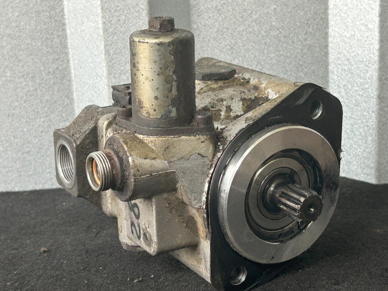 MERCEDES-BENZ ACTROS MP4 POWER STEERING PUMP - Помпа на хидроусилвателя за Камион: снимка 1 MERCEDES-BENZ ACTROS MP4 POWER STEERING PUMP - Помпа на хидроусилвателя за Камион: снимка 1