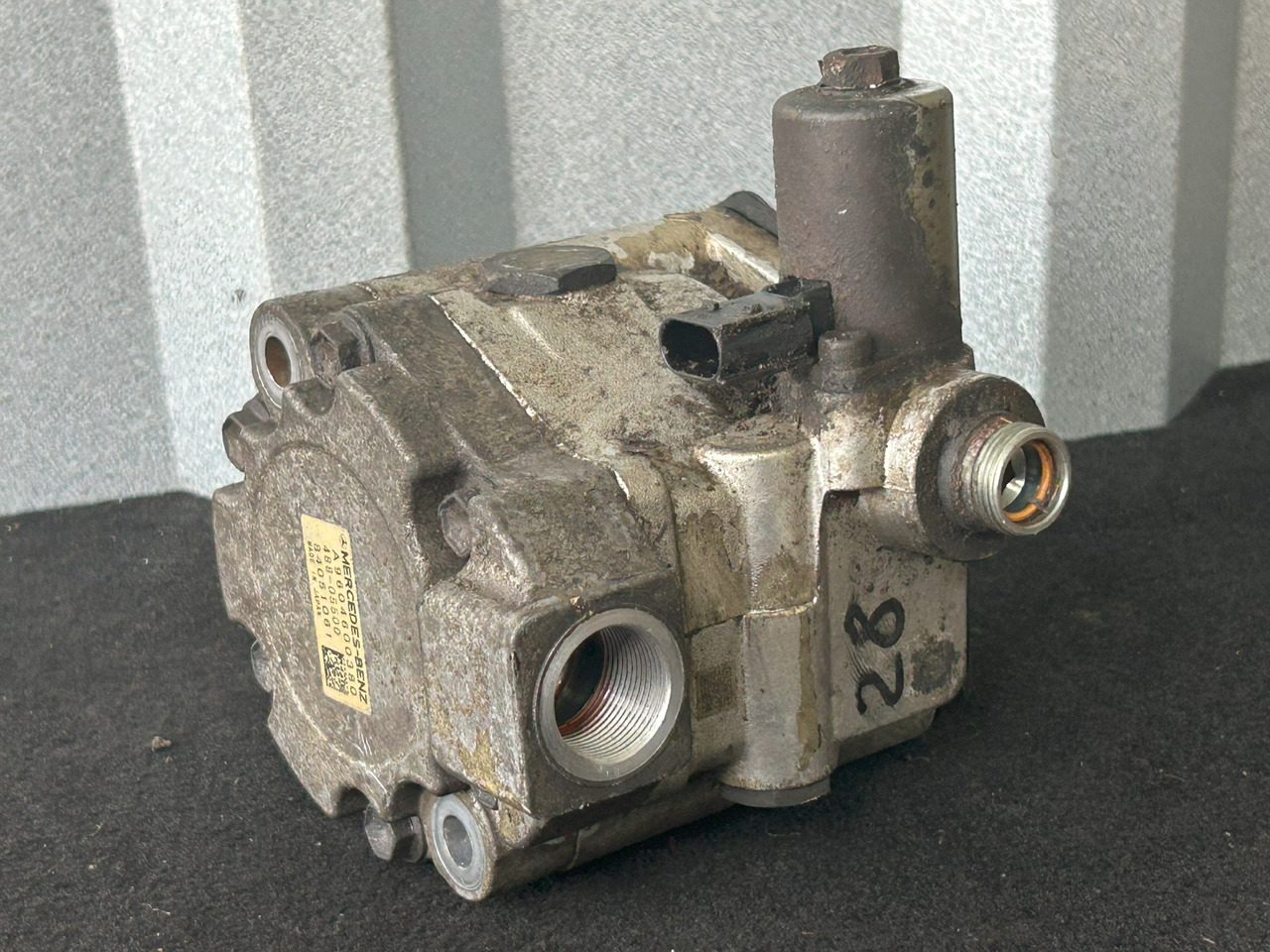 MERCEDES-BENZ ACTROS MP4 POWER STEERING PUMP - Помпа на хидроусилвателя за Камион: снимка 3 MERCEDES-BENZ ACTROS MP4 POWER STEERING PUMP - Помпа на хидроусилвателя за Камион: снимка 3