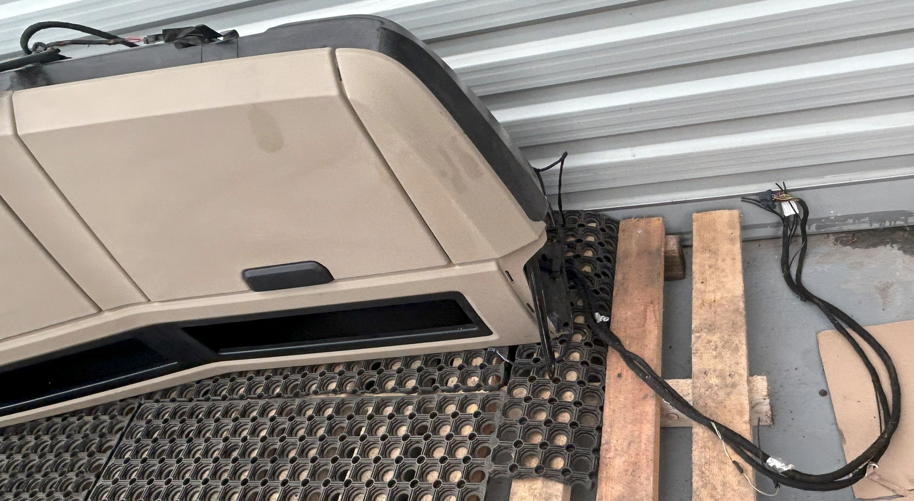 MERCEDES-BENZ UPPER COCKPIT STORAGE COMPARTMENTS SHELVES SHELF STORAGE COMPARTMENT GIGA SPACE CAB - Кабина и интериор: снимка 3 MERCEDES-BENZ UPPER COCKPIT STORAGE COMPARTMENTS SHELVES SHELF STORAGE COMPARTMENT GIGA SPACE CAB - Кабина и интериор: снимка 3