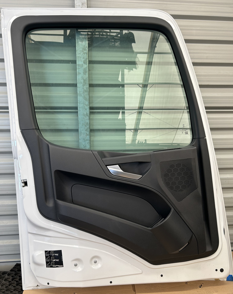 MERCEDES DOOR LEFT narrow cab M-CLASSIC SPACE ACTROS AROCS MP4 MP5 BRAND NEW - Врата и части: снимка 2 MERCEDES DOOR LEFT narrow cab M-CLASSIC SPACE ACTROS AROCS MP4 MP5 BRAND NEW - Врата и части: снимка 2
