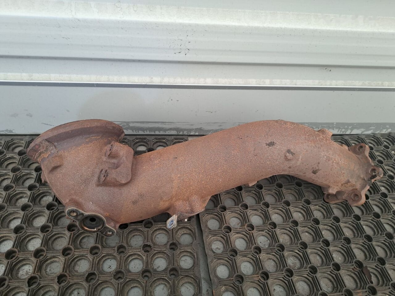 Mercedes-Benz ACTROS MP4 A4701423204 Mercedes-Benz ACTROS MP4 truck - Изпускателна тръба за Камион: снимка 1 Mercedes-Benz ACTROS MP4 A4701423204 Mercedes-Benz ACTROS MP4 truck - Изпускателна тръба за Камион: снимка 1