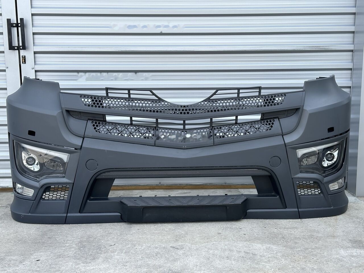 Mercedes-Benz ACTROS MP4 MP5 A9618203159 A9618203059 Mercedes-Benz A 9608801690 A9618203159 A9618203059 - Броня за Камион: снимка 1 Mercedes-Benz ACTROS MP4 MP5 A9618203159 A9618203059 Mercedes-Benz A 9608801690 A9618203159 A9618203059 - Броня за Камион: снимка 1