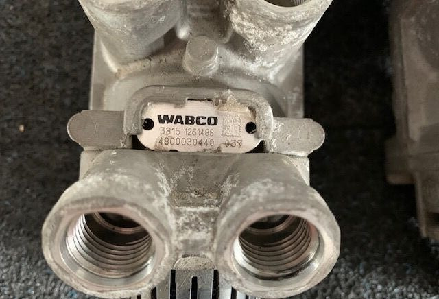 ZAWÓR GŁÓWNY HAMULCOWY WABCO DAF XF 106 truck - Части на спирачната система за Камион: снимка 2 ZAWÓR GŁÓWNY HAMULCOWY WABCO DAF XF 106 truck - Части на спирачната система за Камион: снимка 2