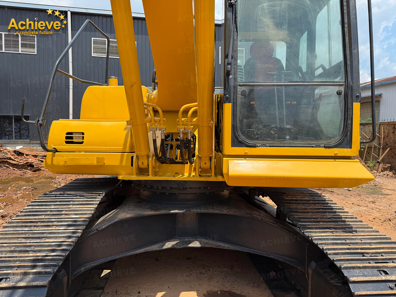 Komatsu PC220-8 1m³ 22tons SAA6D107E-1 110KW 400L【ACHIEVE】 TOP CONDITION!!! - Верижен багер: снимка 5 Komatsu PC220-8 1m³ 22tons SAA6D107E-1 110KW 400L【ACHIEVE】 TOP CONDITION!!! - Верижен багер: снимка 5