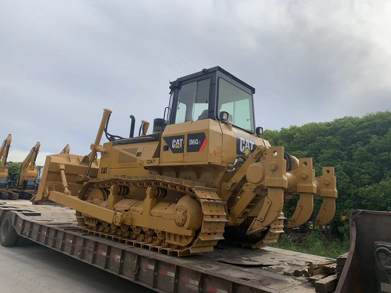 Caterpillar D6G, D6G2 Bulldozer Good Price Secondhand CAT Tracked Tractor - Булдозер: снимка 2 Caterpillar D6G, D6G2 Bulldozer Good Price Secondhand CAT Tracked Tractor - Булдозер: снимка 2