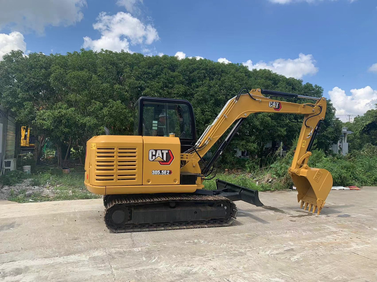 Caterpillar Secondhand Excavator CAT 305.5E2 - Верижен багер: снимка 1 Caterpillar Secondhand Excavator CAT 305.5E2 - Верижен багер: снимка 1