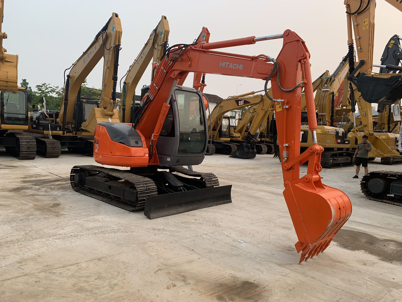 Hitachi Tracked Excavator ZX75 with Blade Dozer - Верижен багер: снимка 5 Hitachi Tracked Excavator ZX75 with Blade Dozer - Верижен багер: снимка 5