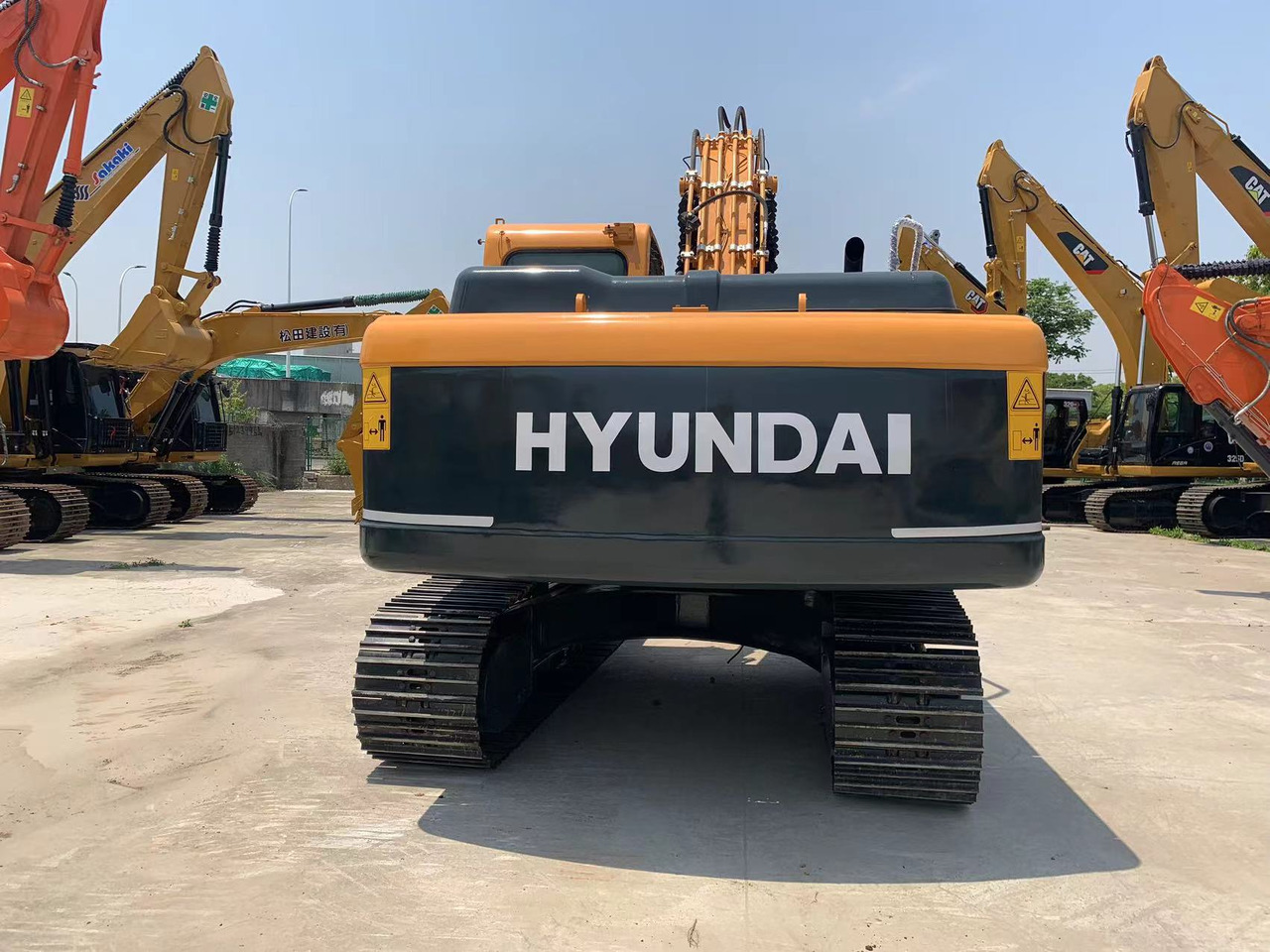 Hyundai 22 ton Excavator 220LC-9S Good Condition Construction Machine - Верижен багер: снимка 5 Hyundai 22 ton Excavator 220LC-9S Good Condition Construction Machine - Верижен багер: снимка 5