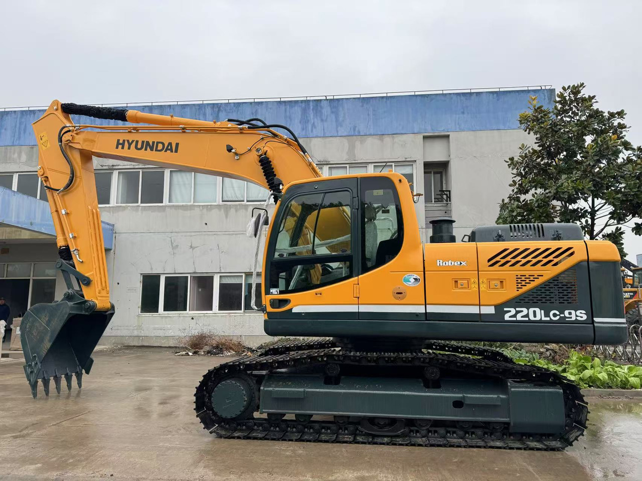 Hyundai 220LC-9S Good Price Used Korea Excavator - Верижен багер: снимка 1 Hyundai 220LC-9S Good Price Used Korea Excavator - Верижен багер: снимка 1