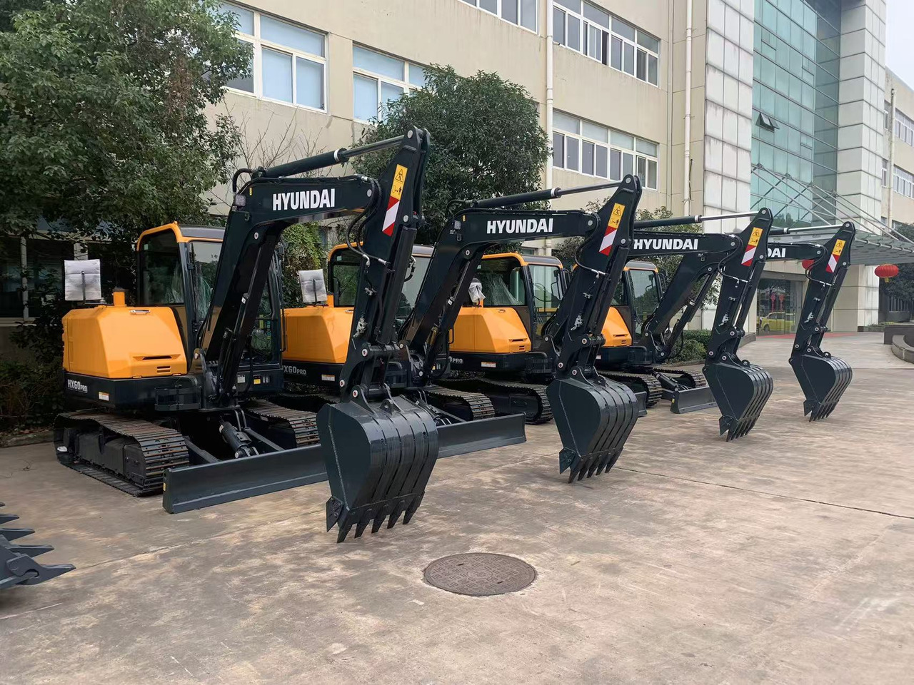 Hyundai 6 ton Mini Excavator Hyundai HX60 Pro Brand New Condition - Мини багер: снимка 3 Hyundai 6 ton Mini Excavator Hyundai HX60 Pro Brand New Condition - Мини багер: снимка 3