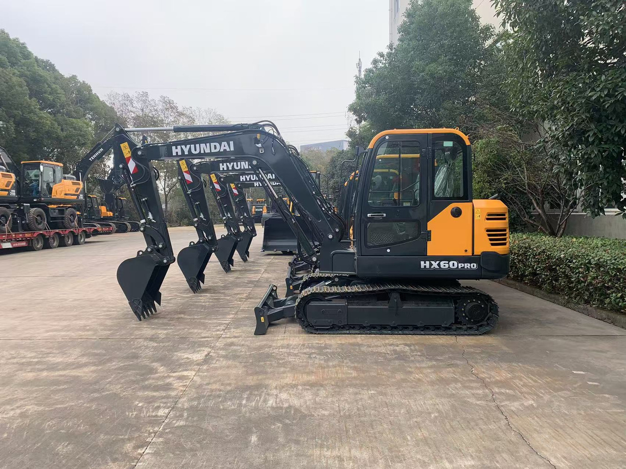 Hyundai 6 ton Mini Excavator Hyundai HX60 Pro Brand New Condition - Мини багер: снимка 1 Hyundai 6 ton Mini Excavator Hyundai HX60 Pro Brand New Condition - Мини багер: снимка 1
