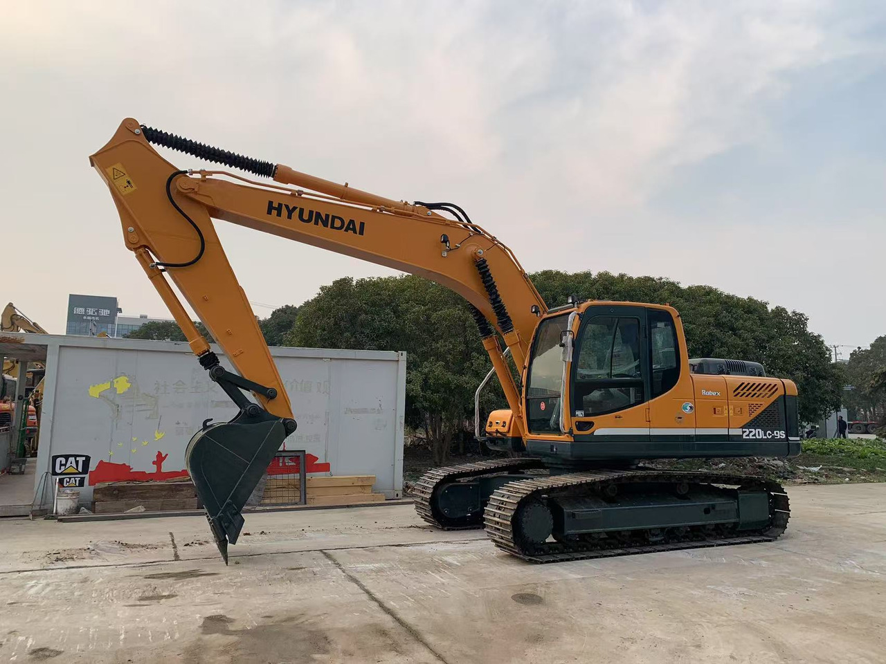 Hyundai Excavator 220LC-9S Secondhand Korea Machine - Верижен багер: снимка 1 Hyundai Excavator 220LC-9S Secondhand Korea Machine - Верижен багер: снимка 1
