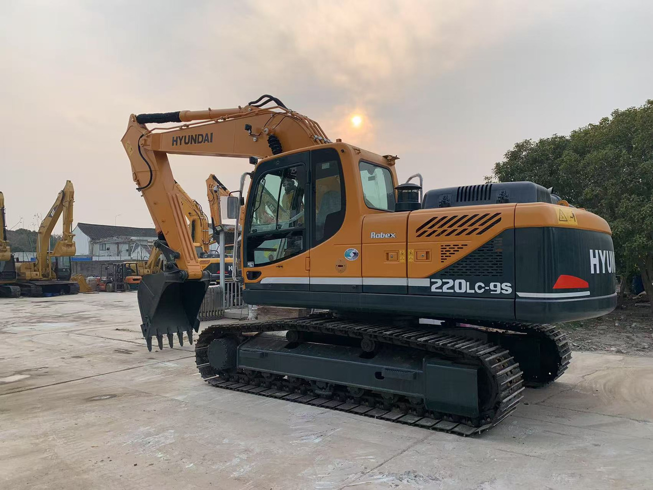 Hyundai Excavator 220LC-9S Secondhand Korea Machine - Верижен багер: снимка 3 Hyundai Excavator 220LC-9S Secondhand Korea Machine - Верижен багер: снимка 3