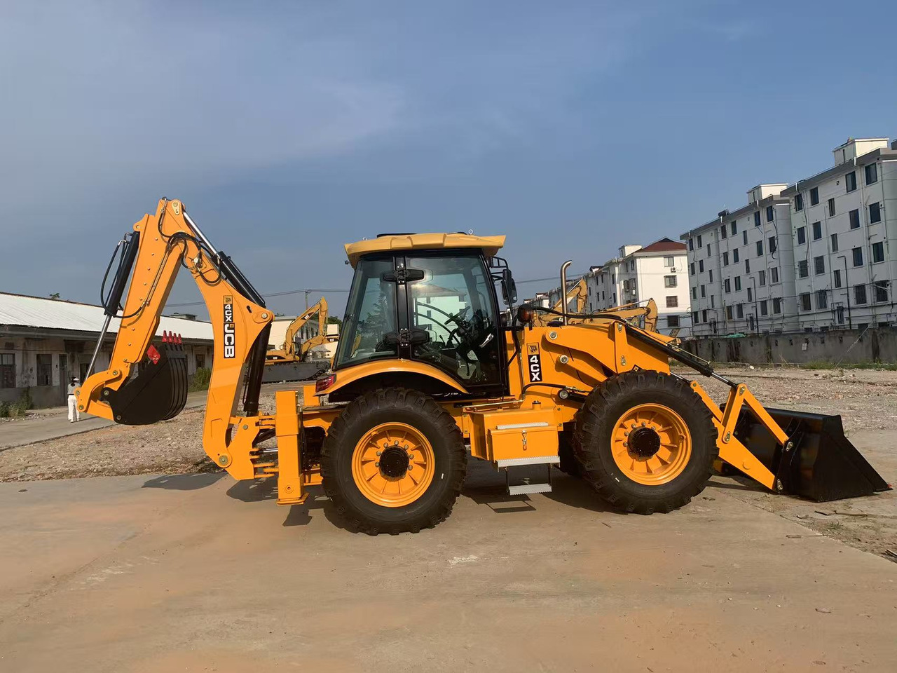 JCB 4x4 Backhoe Loader 4CX, 3CX Brand New Condition - Багер-товарач: снимка 2 JCB 4x4 Backhoe Loader 4CX, 3CX Brand New Condition - Багер-товарач: снимка 2