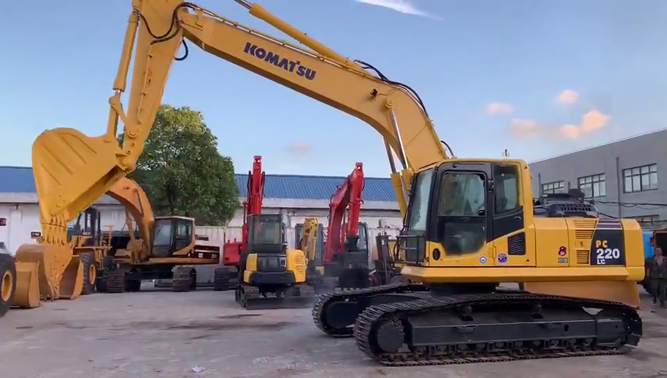 KOMATSU excavator slightly used 22 ton excavator Komatsu PC220LC-8 - Верижен багер: снимка 2 KOMATSU excavator slightly used 22 ton excavator Komatsu PC220LC-8 - Верижен багер: снимка 2