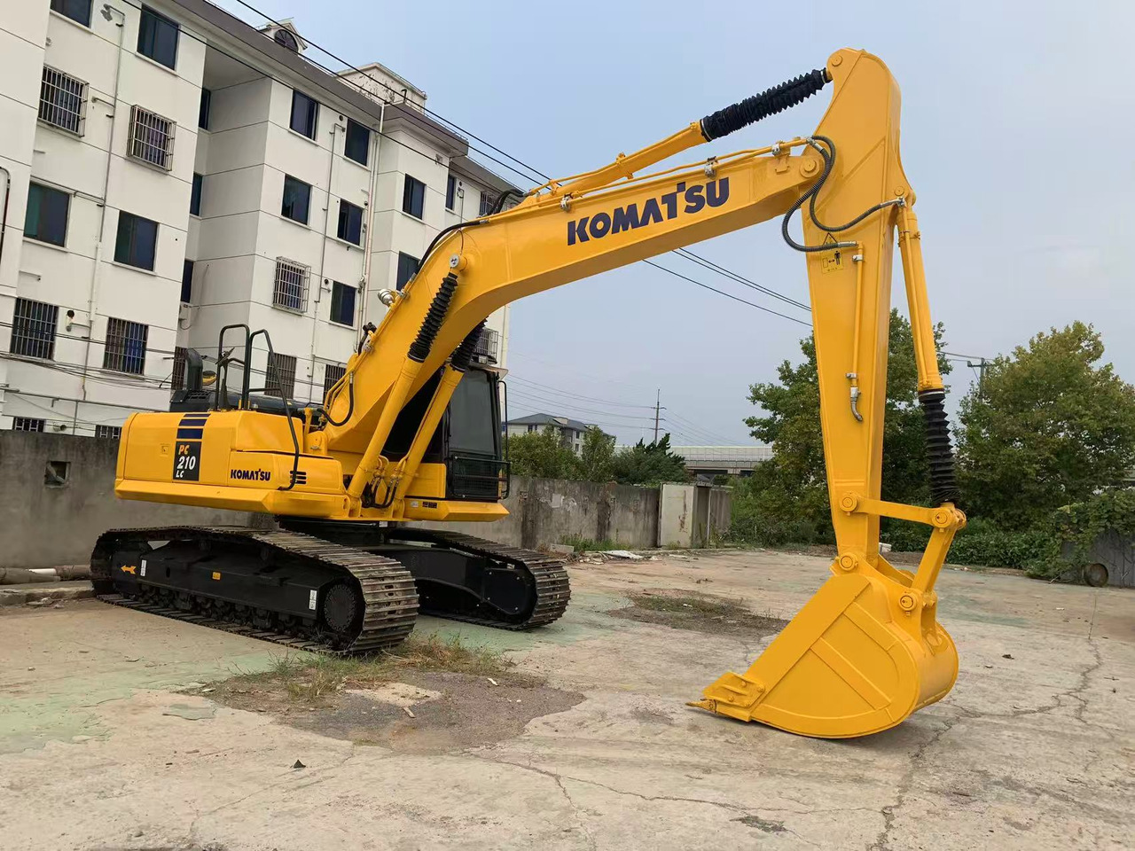 Komatsu Crawler Excavator PC210, PC200 Good Price Japan Excavator - Верижен багер: снимка 2 Komatsu Crawler Excavator PC210, PC200 Good Price Japan Excavator - Верижен багер: снимка 2