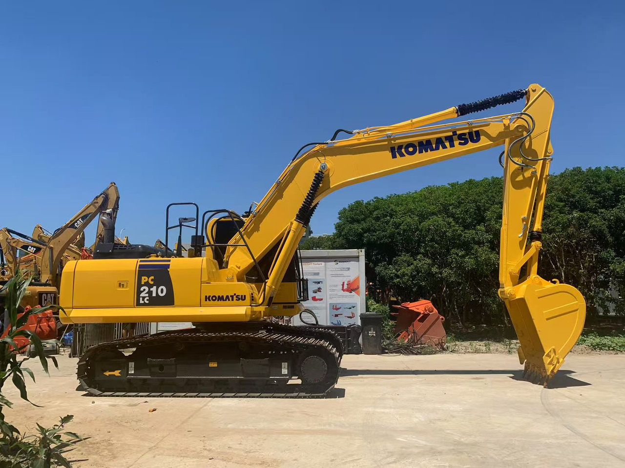 Komatsu PC210 Tracked Excavator 21 ton Construction Excavator - Верижен багер: снимка 1 Komatsu PC210 Tracked Excavator 21 ton Construction Excavator - Верижен багер: снимка 1