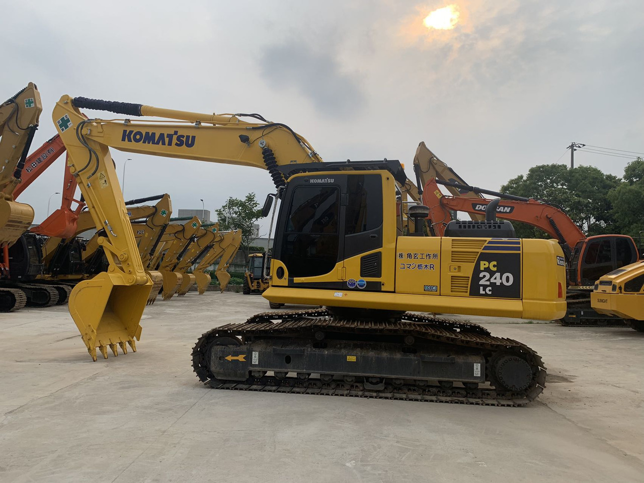 Komatsu PC240, PC220 Secondhand Excavator Good Price - Верижен багер: снимка 4 Komatsu PC240, PC220 Secondhand Excavator Good Price - Верижен багер: снимка 4