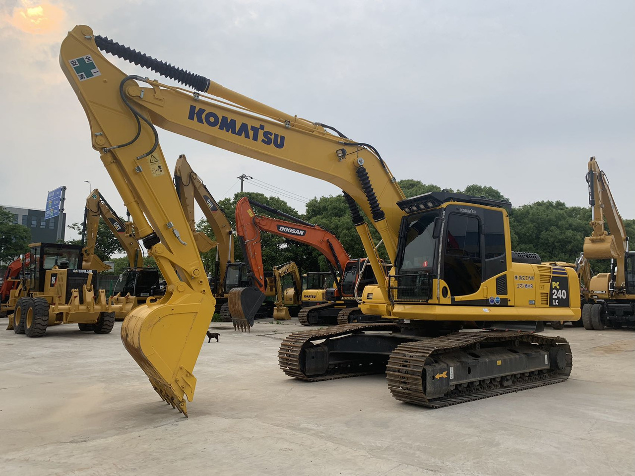 Komatsu PC240, PC220 Secondhand Excavator Good Price - Верижен багер: снимка 3 Komatsu PC240, PC220 Secondhand Excavator Good Price - Верижен багер: снимка 3