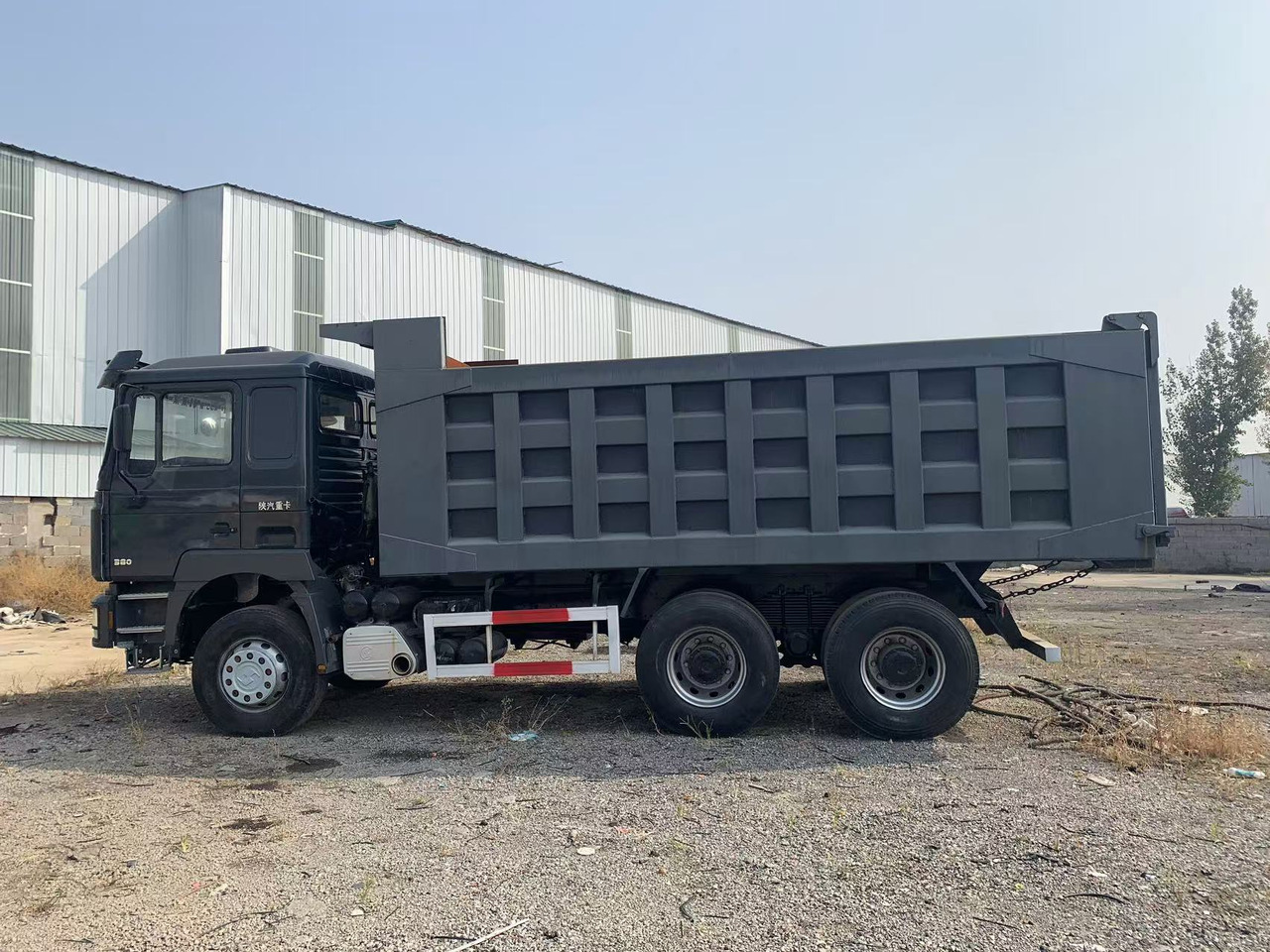Shacman Dumper Truck 6x4 Shacman F3000 Tipper Truck Right Hand Drive - Самосвал камион: снимка 1 Shacman Dumper Truck 6x4 Shacman F3000 Tipper Truck Right Hand Drive - Самосвал камион: снимка 1