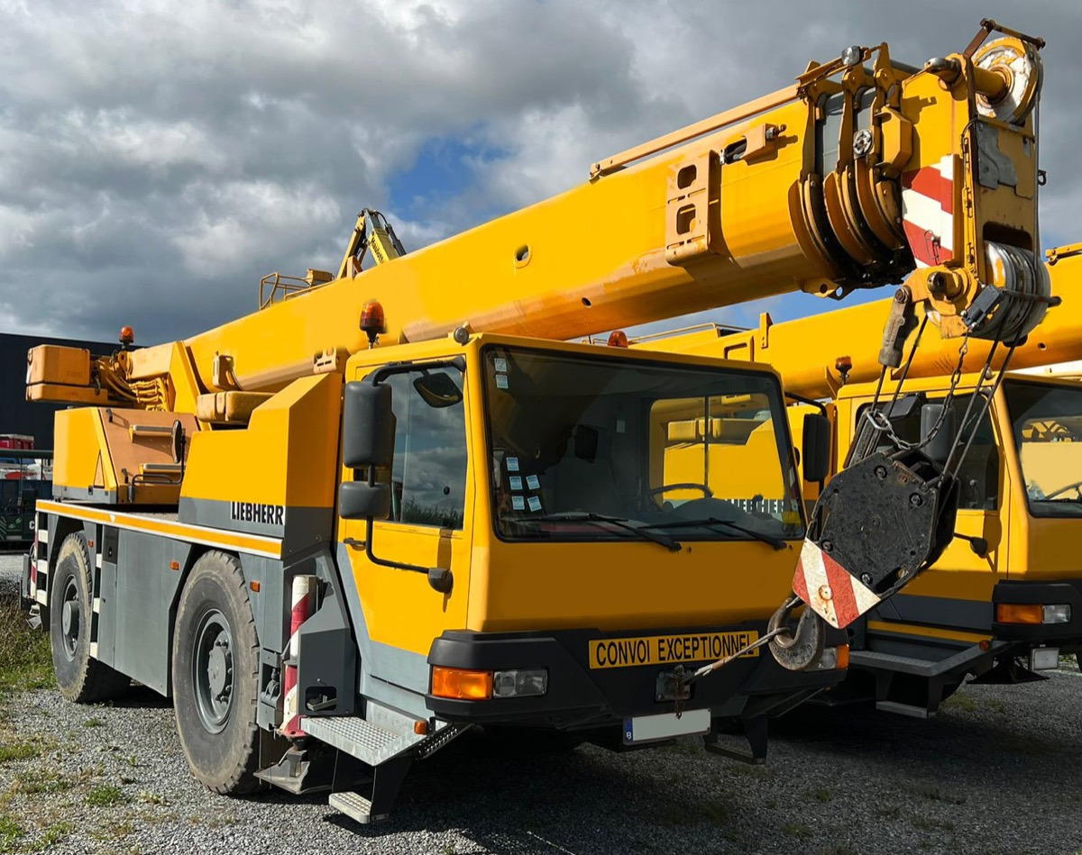 LIEBHERR LTM 1030/2 - Кран за всякакви терени: снимка 1 LIEBHERR LTM 1030/2 - Кран за всякакви терени: снимка 1