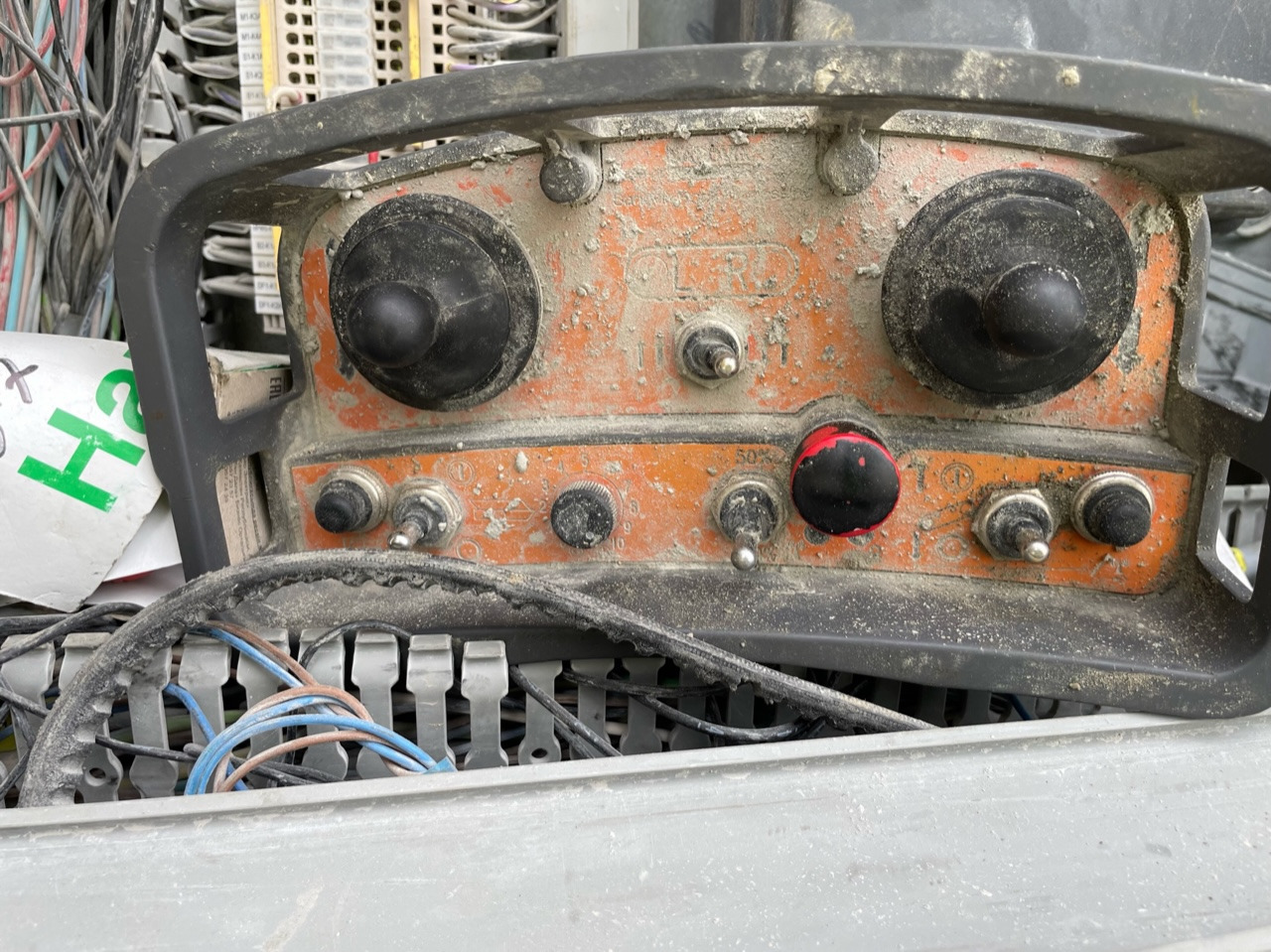 SANDVIK CM 1208 - Мобилна трошачка: снимка 5 SANDVIK CM 1208 - Мобилна трошачка: снимка 5