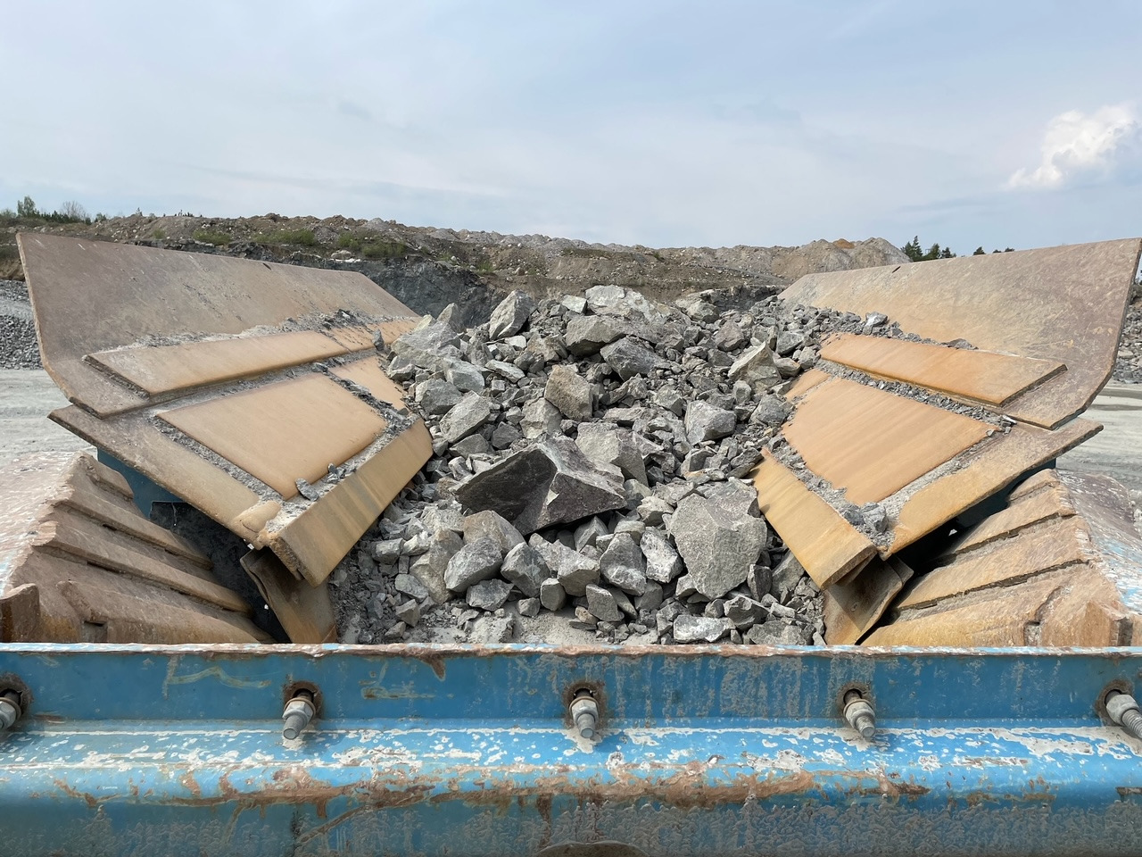 SANDVIK CM 1208 - Мобилна трошачка: снимка 4 SANDVIK CM 1208 - Мобилна трошачка: снимка 4