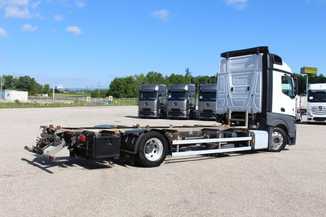 Mercedes-Benz Actros 1845 L nR - Контейнеровоз/ Сменна каросерия камион: снимка 3 Mercedes-Benz Actros 1845 L nR - Контейнеровоз/ Сменна каросерия камион: снимка 3