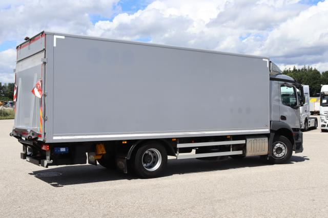 Mercedes-Benz Antos 1833 L - Камион фургон: снимка 4 Mercedes-Benz Antos 1833 L - Камион фургон: снимка 4