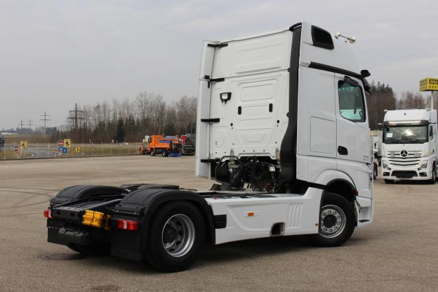 Mercedes-Benz Actros 1848 LS - Влекач: снимка 3 Mercedes-Benz Actros 1848 LS - Влекач: снимка 3