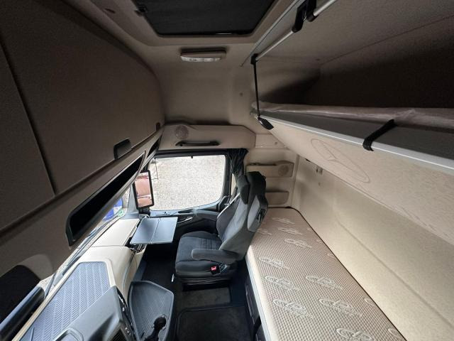 Влекач Mercedes-Benz Actros 1853 LS: снимка 9