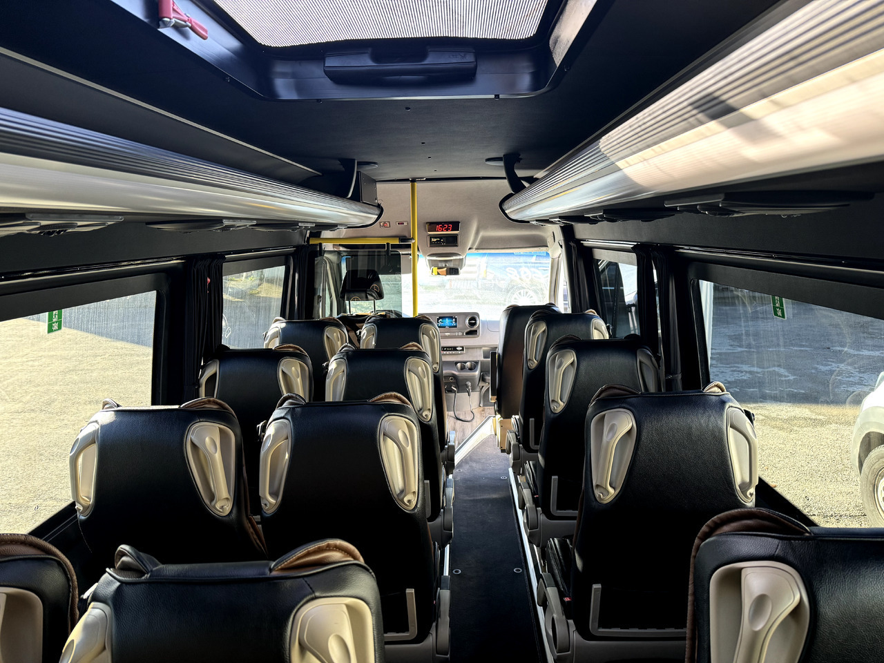 Mercedes-Benz Sprinter 517 - Микробус, Пътнически бус: снимка 4 Mercedes-Benz Sprinter 517 - Микробус, Пътнически бус: снимка 4