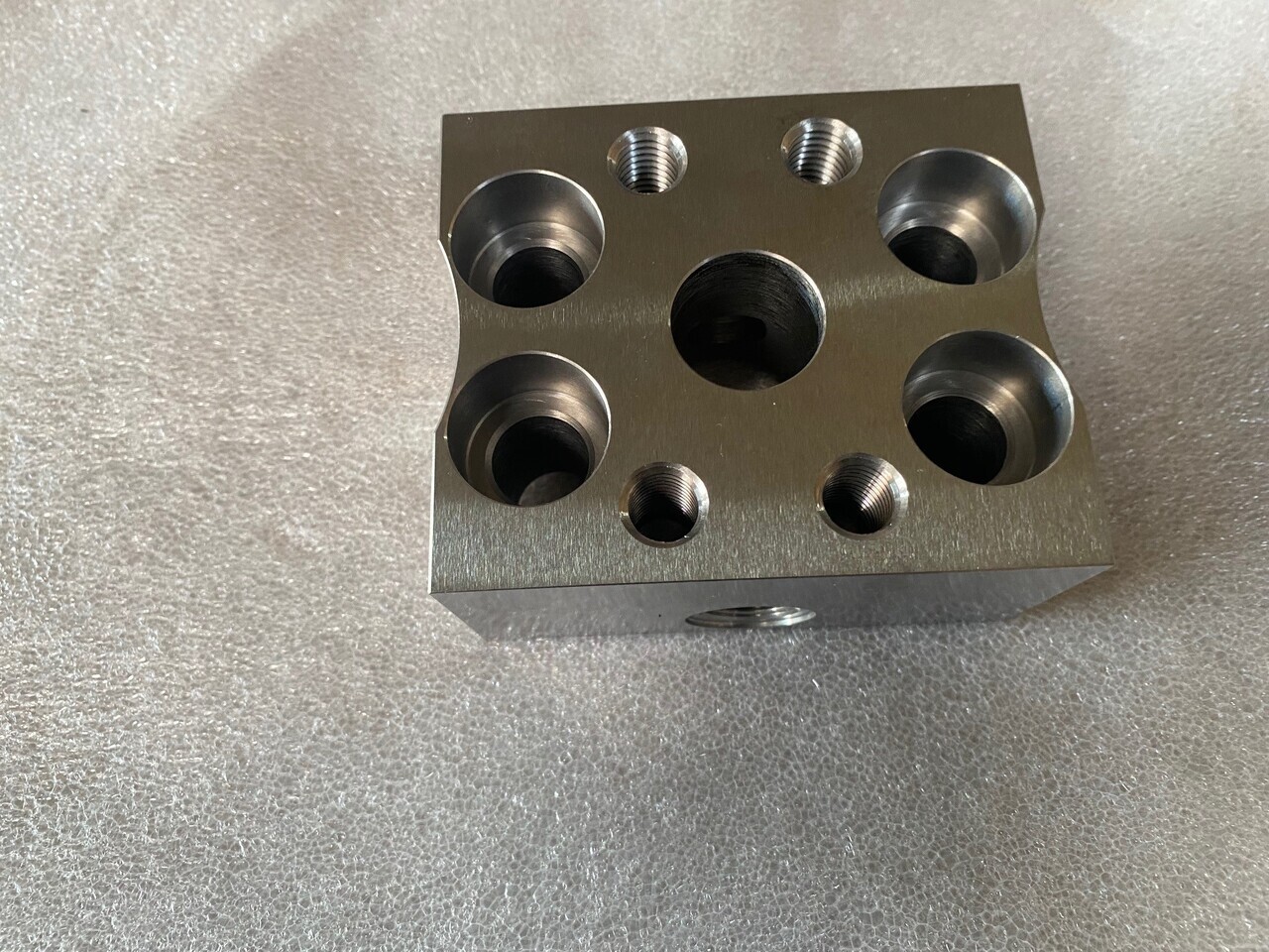 O&K Terex RH90 Flange 1754496 4018570 509-4542 - Резервни части: снимка 1 O&K Terex RH90 Flange 1754496 4018570 509-4542 - Резервни части: снимка 1