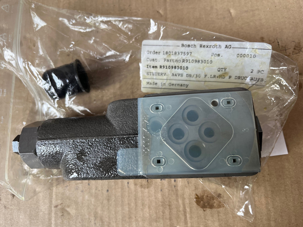 REXROTH Steuerventil A4VS DR/30 R910983010 - Резервни части за Строителна техника: снимка 1 REXROTH Steuerventil A4VS DR/30 R910983010 - Резервни части за Строителна техника: снимка 1