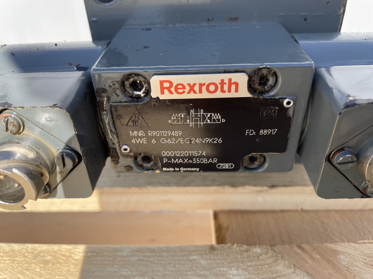 Хидравличен клапан LIEBHERR R906: снимка 6 Хидравличен клапан LIEBHERR R906: снимка 6