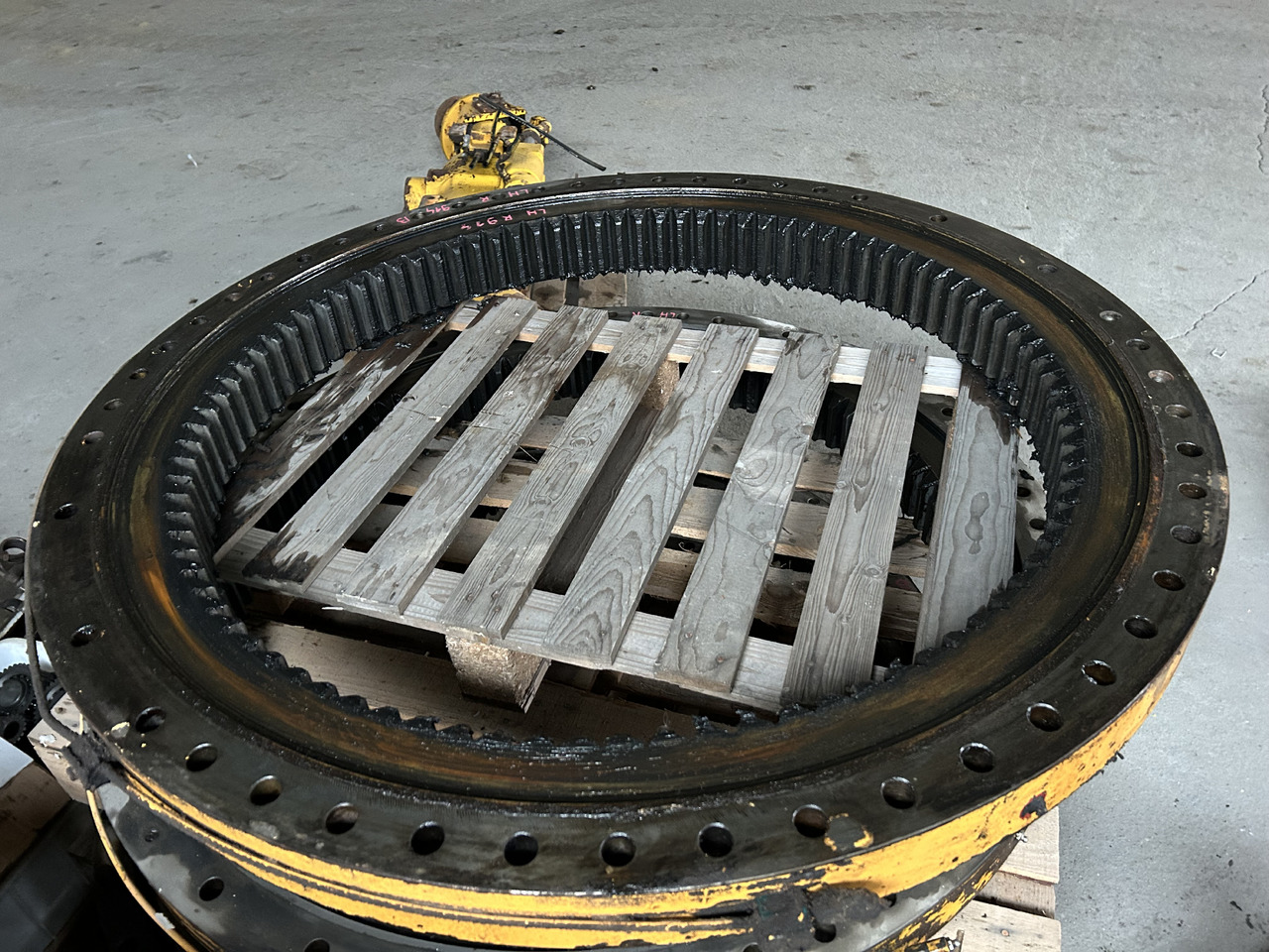 Liebherr R914, R924 - Въртящ механизъм за Багер: снимка 1 Liebherr R914, R924 - Въртящ механизъм за Багер: снимка 1