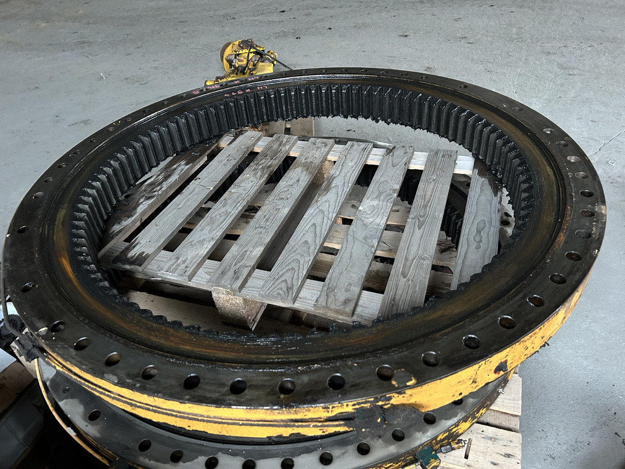 Liebherr R914, R924 - Въртящ механизъм за Багер: снимка 2 Liebherr R914, R924 - Въртящ механизъм за Багер: снимка 2