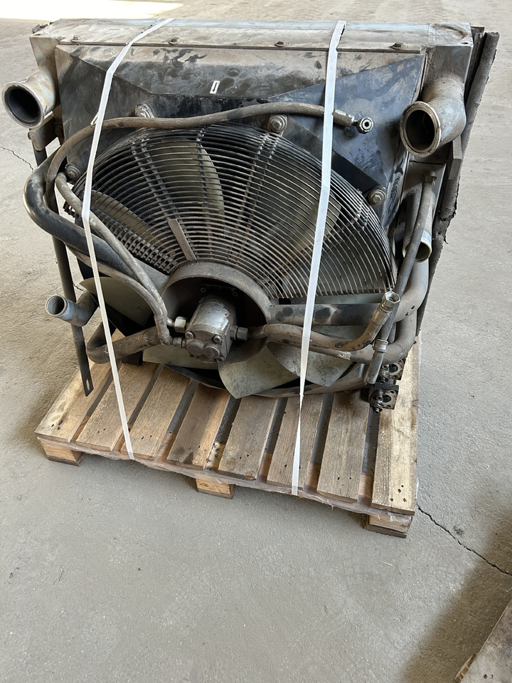 Volvo EW140C - Маслен охладител за Колесен багер: снимка 3 Volvo EW140C - Маслен охладител за Колесен багер: снимка 3