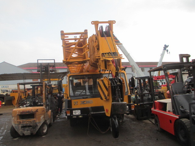 XCMG QY70K - Автокран: снимка 2 XCMG QY70K - Автокран: снимка 2