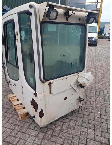 Liebherr A904C Li - Кабина и интериор: снимка 4 Liebherr A904C Li - Кабина и интериор: снимка 4