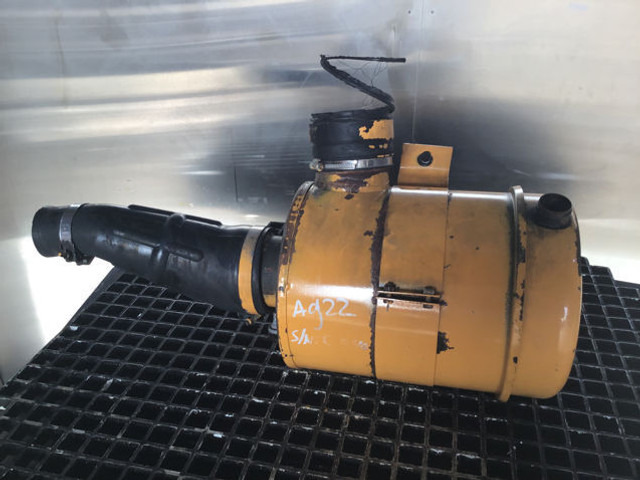 Liebherr Air Filter - Въздушен филтър: снимка 1 Liebherr Air Filter - Въздушен филтър: снимка 1