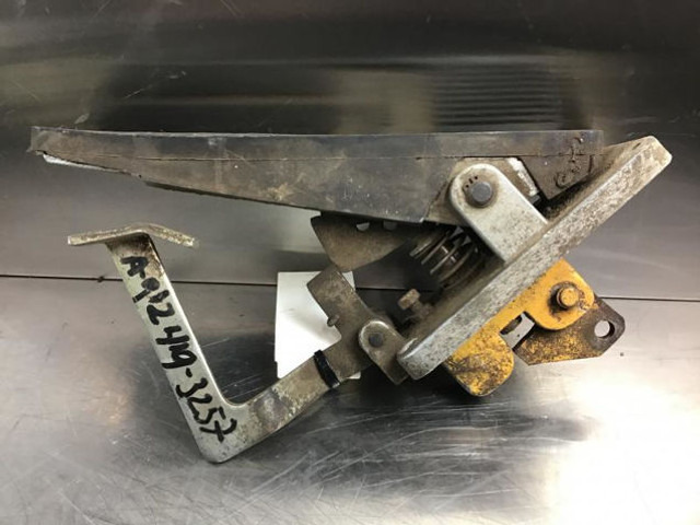 Liebherr Brake Pedal - Педал: снимка 2 Liebherr Brake Pedal - Педал: снимка 2