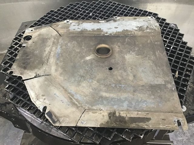 Liebherr Cover - Броня: снимка 1 Liebherr Cover - Броня: снимка 1