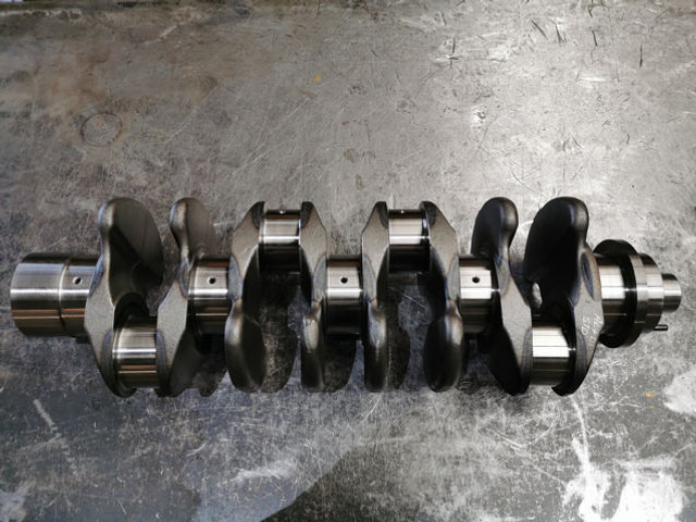 Liebherr Crankshaft D934L - Колянов вал: снимка 1 Liebherr Crankshaft D934L - Колянов вал: снимка 1