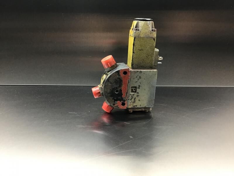 Liebherr Directional Control Valve - Хидравлика: снимка 3 Liebherr Directional Control Valve - Хидравлика: снимка 3