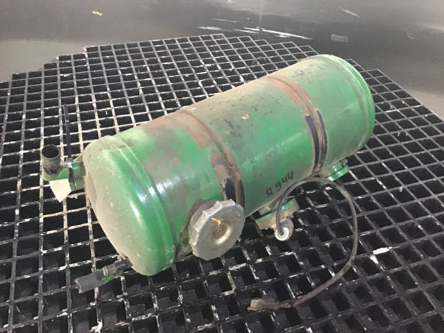Liebherr Equalizing Reservoir - Разширителен съд: снимка 1 Liebherr Equalizing Reservoir - Разширителен съд: снимка 1