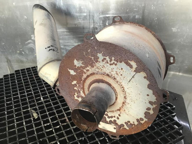 Liebherr Exhauist Silencer - Изпускателна тръба: снимка 2 Liebherr Exhauist Silencer - Изпускателна тръба: снимка 2