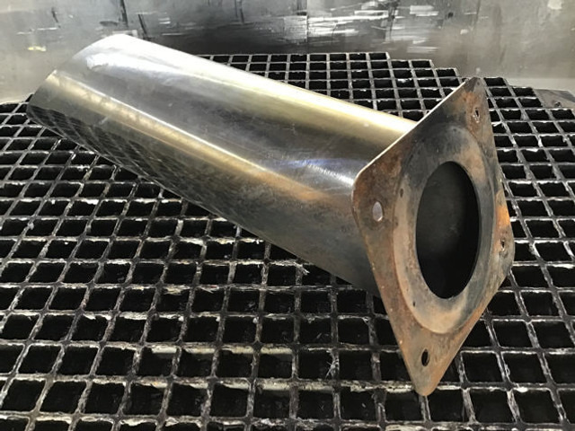 Liebherr Exhaust Pipe - Изпускателна тръба: снимка 2 Liebherr Exhaust Pipe - Изпускателна тръба: снимка 2