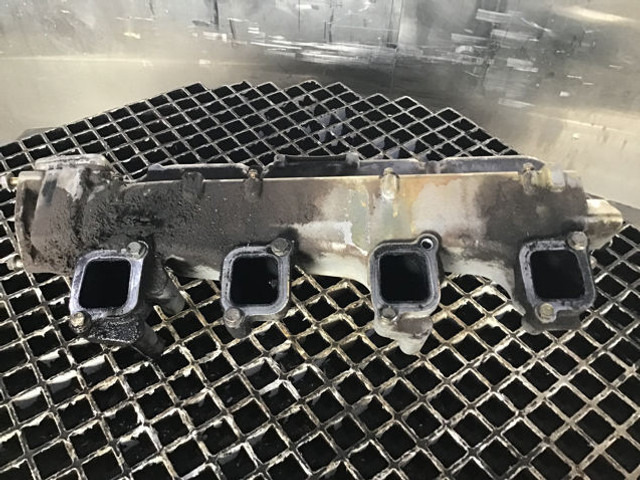 Liebherr Exhaust Pipe - Изпускателна тръба: снимка 1 Liebherr Exhaust Pipe - Изпускателна тръба: снимка 1