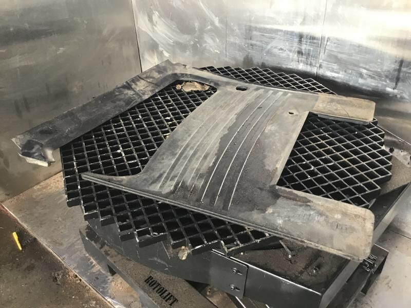 Liebherr Floor Mat - Кабина и интериор: снимка 1 Liebherr Floor Mat - Кабина и интериор: снимка 1